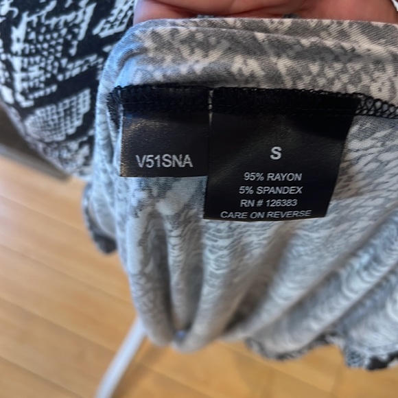 Ethyl Black and White Graphic Print T-Back Halter Maxi Dress, Women’s Size Small - Picture 8 of 8